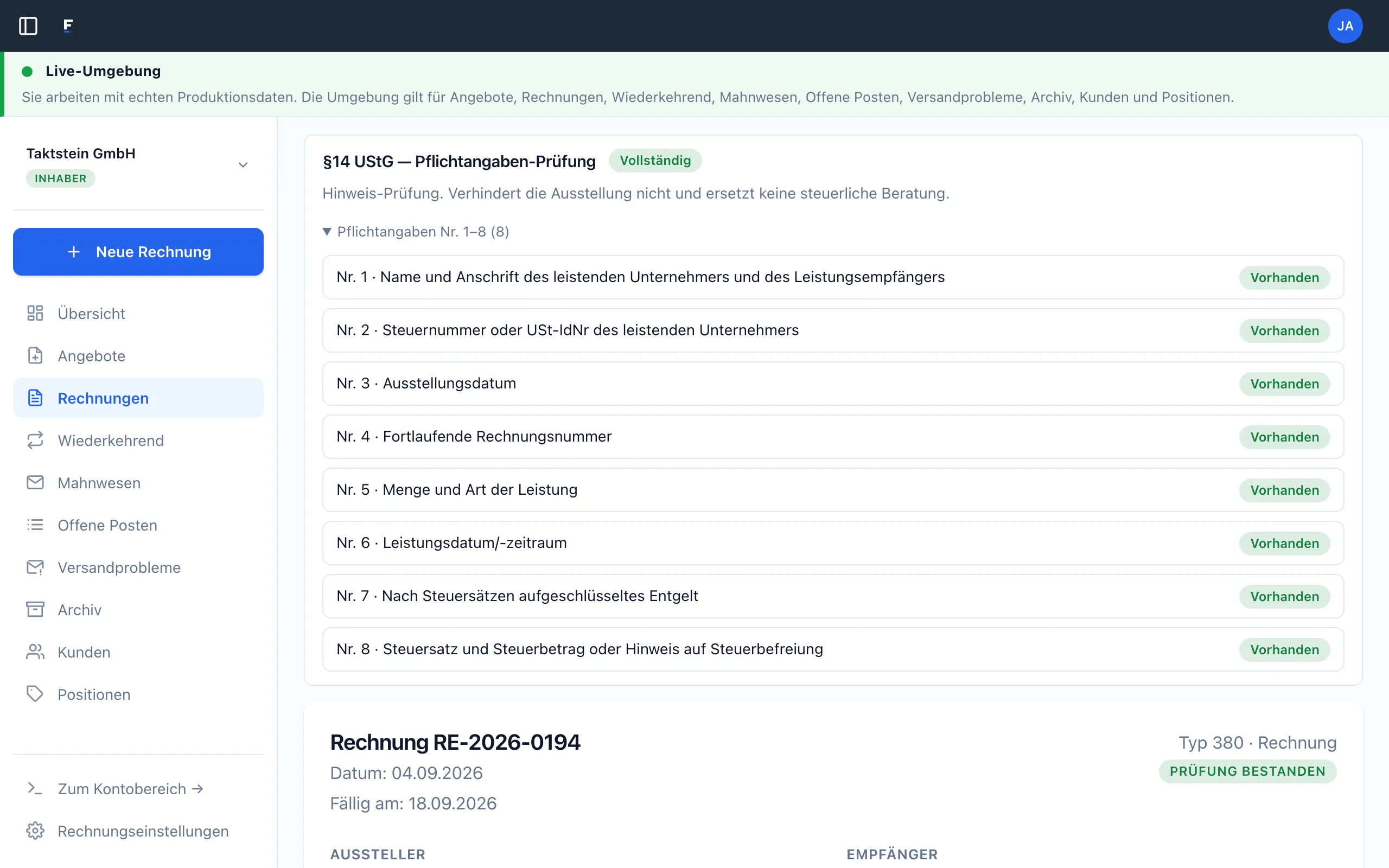 Ausgestellte Rechnung mit der §14-UStG-Pflichtangaben-Prüfung: alle acht Pflichtangaben einzeln aufgeführt und je Zeile als vorhanden ausgewiesen.